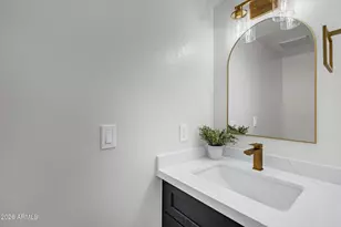 610 E Montebello Ave, Phoenix, AZ 85012 - Photo 11