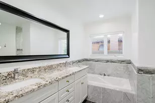 5328 E Pinchot Ave, Phoenix, AZ 85018 - Photo 9