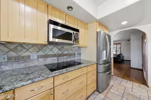 9037 N Arroya Grande Dr, Phoenix, AZ 85028 - Photo 21