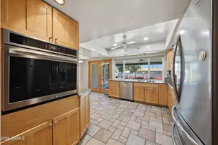 9037 N Arroya Grande Dr, Phoenix, AZ 85028 - Photo 23