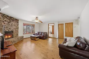 9037 N Arroya Grande Dr, Phoenix, AZ 85028 - Photo 19