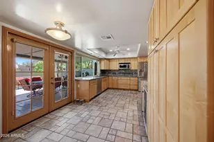 9037 N Arroya Grande Dr, Phoenix, AZ 85028 - Photo 9