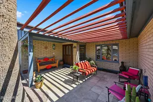 9037 N Arroya Grande Dr, Phoenix, AZ 85028 - Photo 3