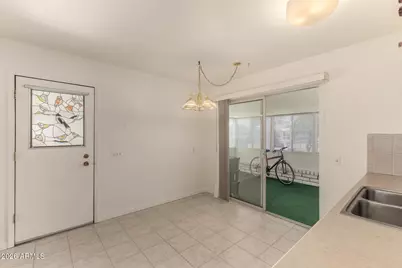 18410 N 94th Avenue, Sun City, AZ 85373 - Photo 11