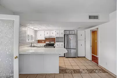 6433 W Catalina Drive, Phoenix, AZ 85033 - Photo 11