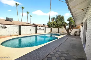 10318 W Calle Del Oro, Phoenix, AZ 85037 - Photo 39