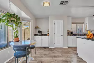 11480 W Austin Thomas Dr, Surprise, AZ 85378 - Photo 13