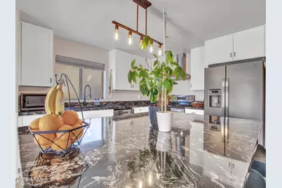 11480 W Austin Thomas Drive, Surprise, AZ 85378 - Photo 9