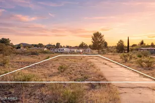 20711 E Stagecoach Trail, Mayer, AZ 86333 - Photo 1