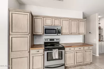 16136 W Montoya Drive, Surprise, AZ 85374 - Photo 11