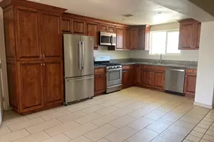 520 W McNeil St, Phoenix, AZ 85041 - Photo 3