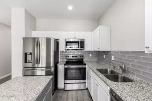 8287 N 22nd Dr, Phoenix, AZ 85021 - Photo 7