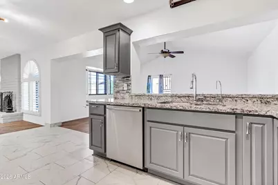 864 W Mesquite Street, Chandler, AZ 85225 - Photo 13