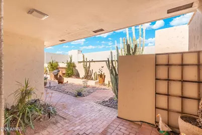 5814 N Echo Canyon Lane, Phoenix, AZ 85018 - Photo 31