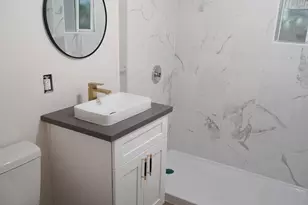 10918 W Durango St, Avondale, AZ 85323 - Photo 9
