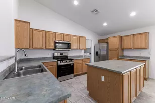 15847 W Saguaro Ln W, Surprise, AZ 85374 - Photo 11