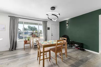 2419 W Shaw Butte Drive, Phoenix, AZ 85029 - Photo 9