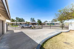 2419 W Shaw Butte Dr, Phoenix, AZ 85029 - Photo 45
