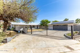 2419 W Shaw Butte Dr, Phoenix, AZ 85029 - Photo 3