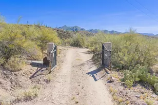 35220 S Rebel Pass, Morristown, AZ 85342 - Photo 23