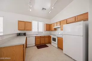 6918 S 37th Glen, Phoenix, AZ 85041 - Photo 7