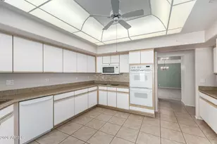 11818 N 56th Ave, Glendale, AZ 85304 - Photo 7