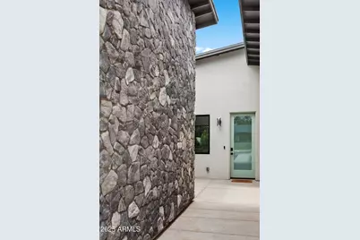 4002 N 33rd Place, Phoenix, AZ 85018 - Photo 7