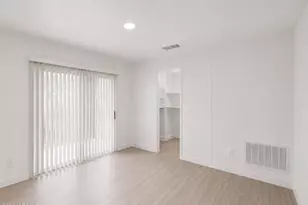 2921 E Oraibi Dr, Phoenix, AZ 85050 - Photo 21