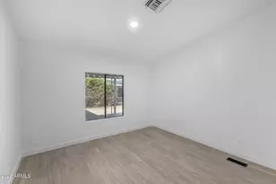 2921 E Oraibi Dr, Phoenix, AZ 85050 - Photo 25