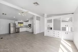 2921 E Oraibi Dr, Phoenix, AZ 85050 - Photo 9