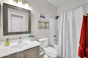 1273 E Apricot Ln, Gilbert, AZ 85298 - Photo 17