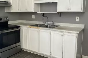 3351 N 69th Dr, Phoenix, AZ 85033 - Photo 3