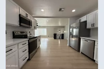 429 E Greenway Drive, Tempe, AZ 85282 - Photo 9