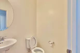 1834 N 77th Glen, Phoenix, AZ 85035 - Photo 17