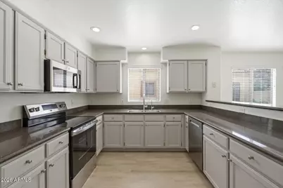 8840 N 47th Drive, Glendale, AZ 85302 - Photo 9