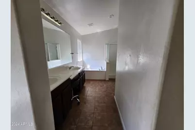 3925 W Kings Avenue, Phoenix, AZ 85053 - Photo 13