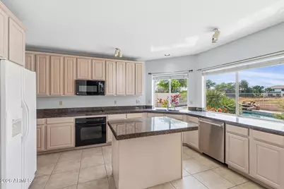 16216 S 14th Drive, Phoenix, AZ 85045 - Photo 11