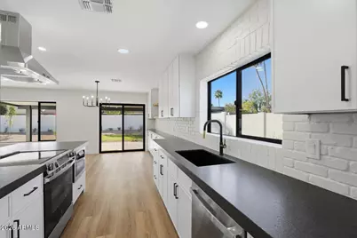 15652 N 52nd Street, Scottsdale, AZ 85254 - Photo 11