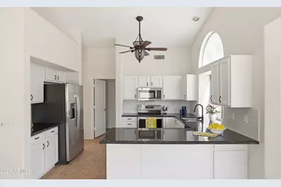 18850 N 89th Lane, Peoria, AZ 85382 - Photo 13