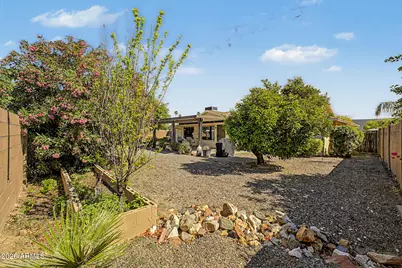 10708 W Camelot Circle, Sun City, AZ 85351 - Photo 33