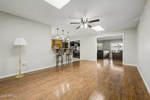 10708 W Camelot Cir, Sun City, AZ 85351 - Photo 5