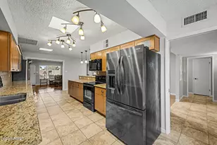 10708 W Camelot Cir, Sun City, AZ 85351 - Photo 13