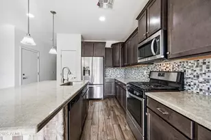 668 N Sparrow Ct, Gilbert, AZ 85234 - Photo 9