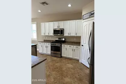 7024 S Claiborne Avenue, Gilbert, AZ 85298 - Photo 9