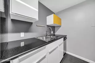 6125 E Indian School Rd, Scottsdale, AZ 85251 - Photo 11