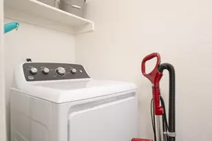 2929 W Yorkshire Dr, Phoenix, AZ 85027 - Photo 19