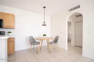 2929 W Yorkshire Dr, Phoenix, AZ 85027 - Photo 9