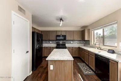 15945 W Cottonwood Street, Surprise, AZ 85374 - Photo 11