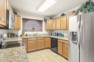 12002 N 79th Dr, Peoria, AZ 85345 - Photo 11