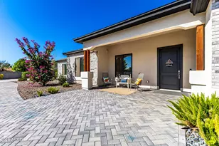 1718 S 140th Pl, Gilbert, AZ 85295 - Photo 5